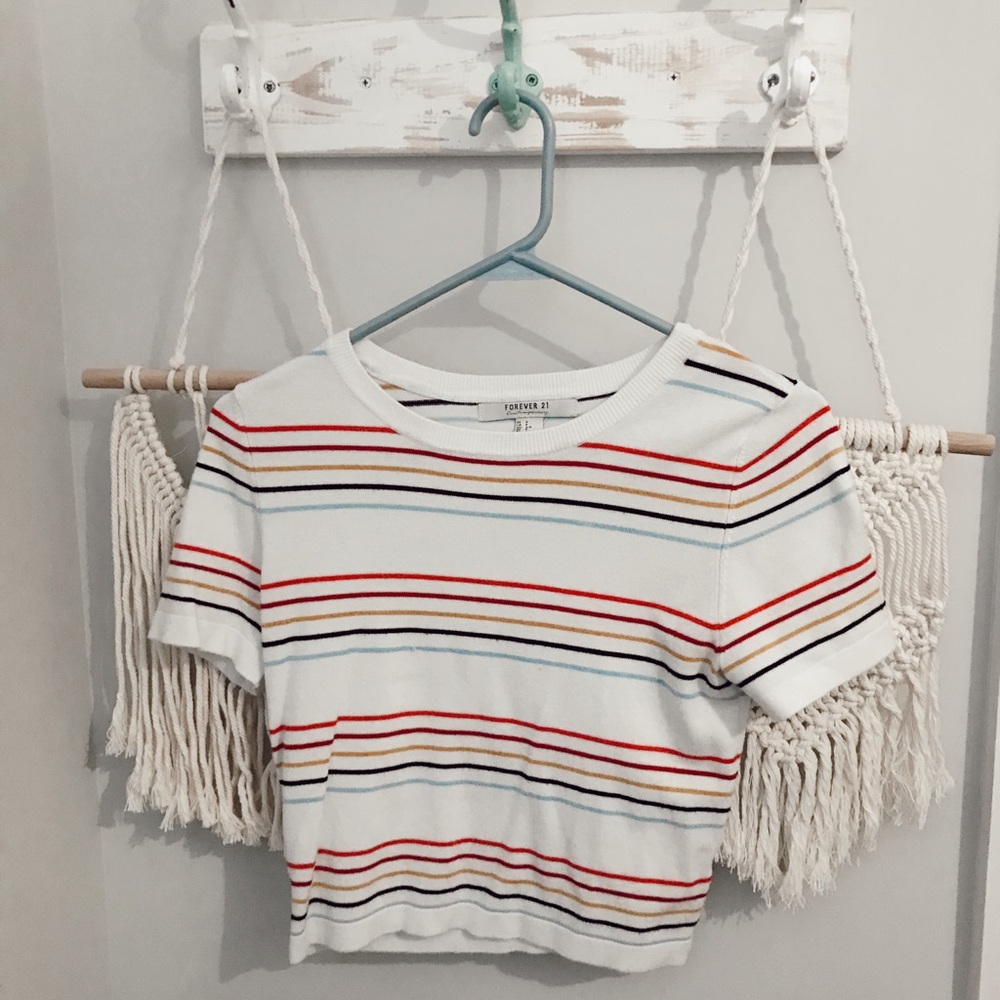 Forever 21 white cropped t-shirt size small